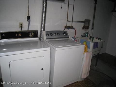 205 E Syringa Dr, Lansing, MI 48910 photo 21
