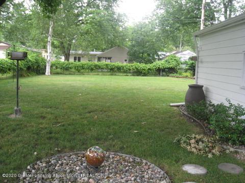 205 E Syringa Dr, Lansing, MI 48910 photo 3