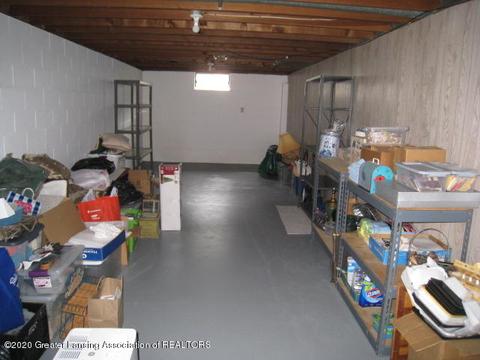 205 E Syringa Dr, Lansing, MI 48910 photo 22