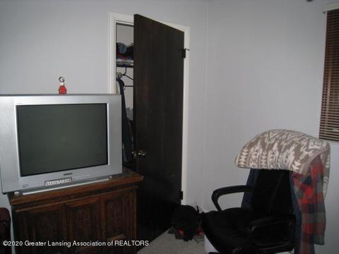 205 E Syringa Dr, Lansing, MI 48910 photo 17