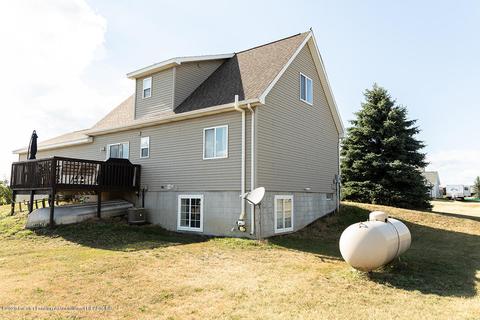 8063 Idared Rd, Saint Johns, MI 48879 photo 5