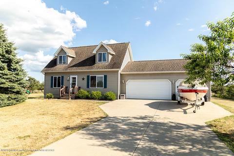 8063 Idared Rd, Saint Johns, MI 48879 photo 2