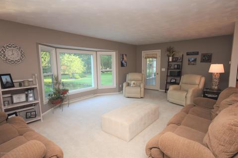 4115 Driftwood Dr, Dewitt, MI 48820 photo 3