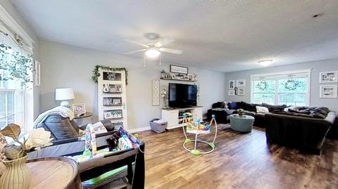 250 N Garfield St, Maple Rapids, MI 48853 photo 4