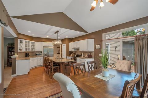 1083 Buckingham Rd, Haslett, MI 48840 photo 16