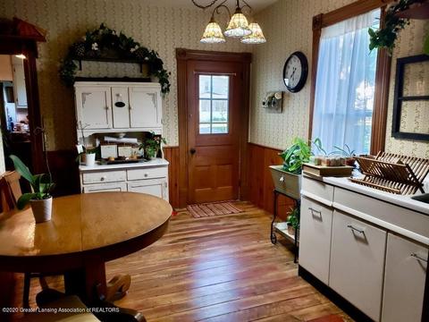 306 E Mcconnell St, Saint Johns, MI 48879 photo 10