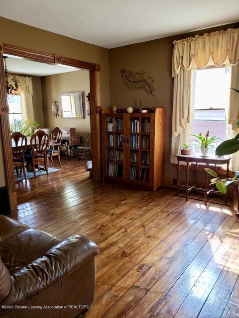 306 E Mcconnell St, Saint Johns, MI 48879 photo 7