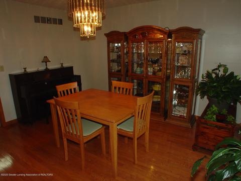 707 Larchmont St, Dewitt, MI 48820 photo 14