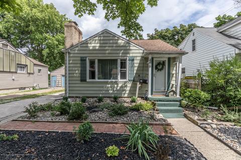2215 Alpha St, Lansing, MI 48910 photo 1