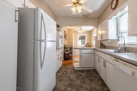 2215 Alpha St, Lansing, MI 48910 photo 9