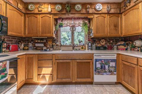 10470 W Clark Rd, Eagle, MI 48822 photo 6