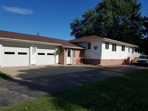 210 E Maple St, Elsie, MI 48831 photo 2