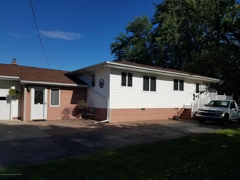 210 E Maple St, Elsie, MI 48831 photo 3
