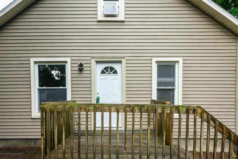13580 Walnut St, Bath, MI 48808 photo 2