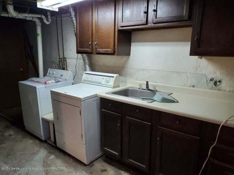 631 Maplehill Ave, Lansing, MI 48910 photo 12