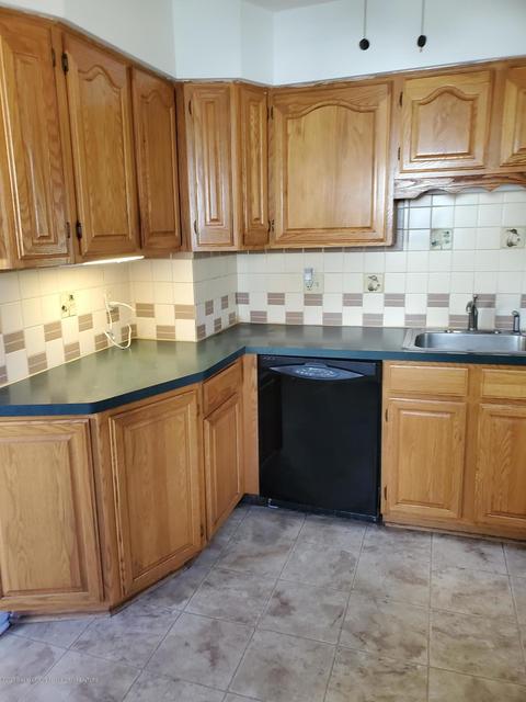 631 Maplehill Ave, Lansing, MI 48910 photo 3