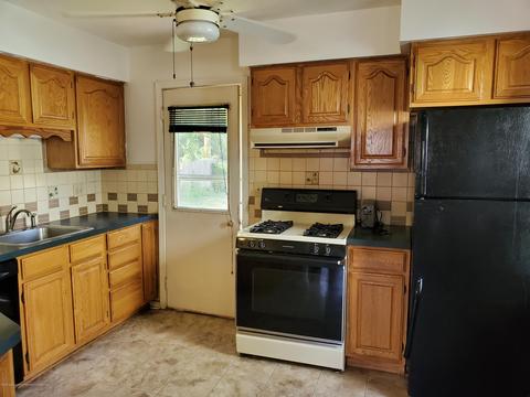631 Maplehill Ave, Lansing, MI 48910 photo 2