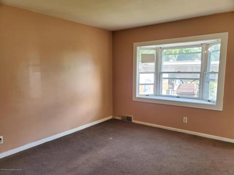 631 Maplehill Ave, Lansing, MI 48910 photo 9