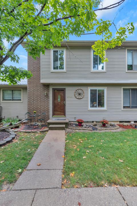 2020 Blue Lac Dr, Haslett, MI 48840 photo 1
