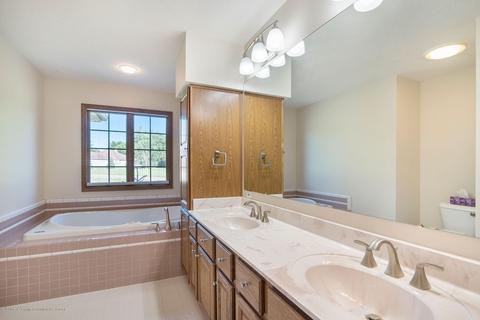 3310 E Broadmoor Dr, Lansing, MI 48906 photo 9