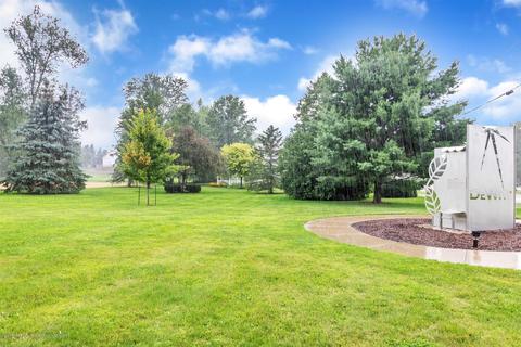 407 Creeping Brook Cir, Dewitt, MI 48820 photo 37