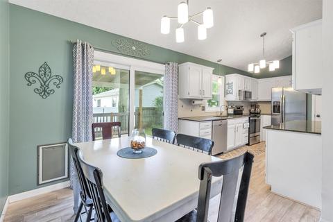 407 Creeping Brook Cir, Dewitt, MI 48820 photo 11
