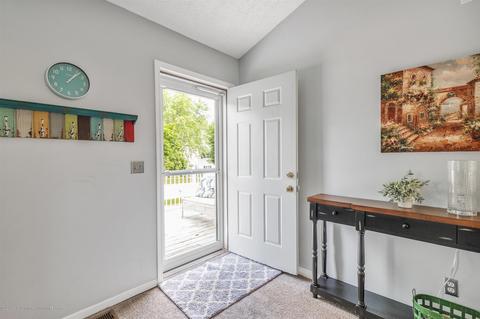 407 Creeping Brook Cir, Dewitt, MI 48820 photo 5