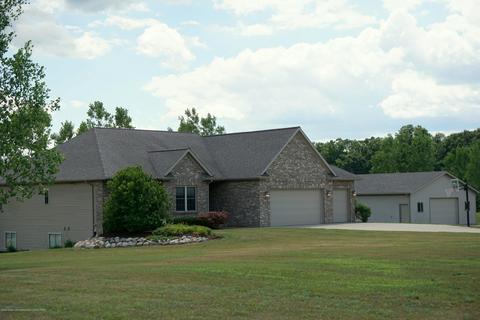 6415 Red Fox Ln, Perry, MI 48872 photo 1