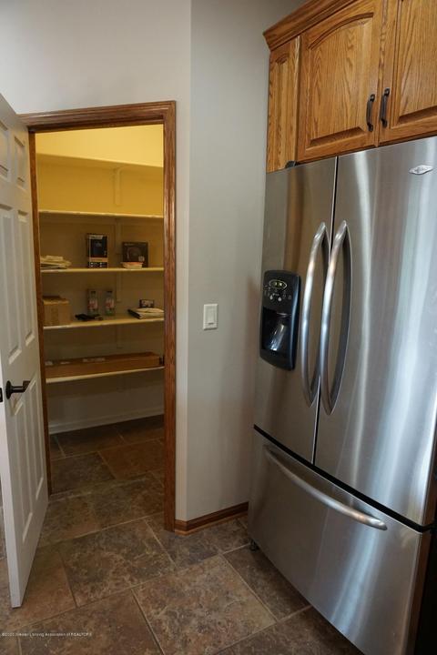 6415 Red Fox Ln, Perry, MI 48872 photo 8