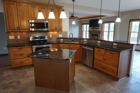 6415 Red Fox Ln, Perry, MI 48872 photo 3