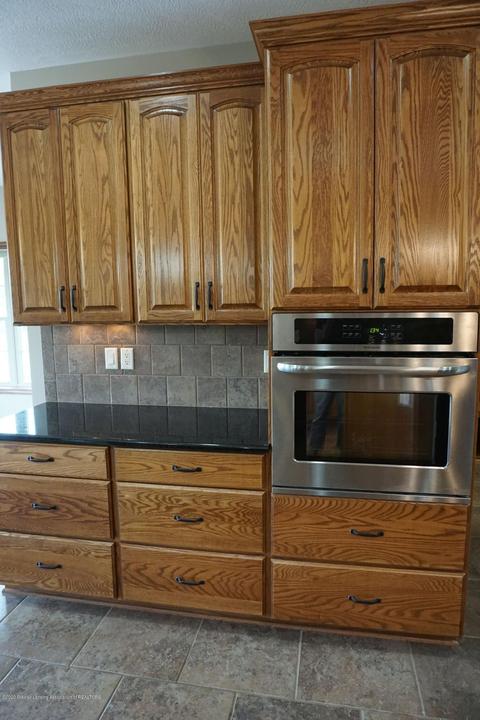 6415 Red Fox Ln, Perry, MI 48872 photo 7