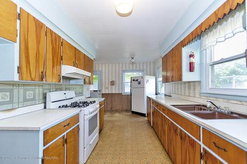 706 Turner St, Dewitt, MI 48820 photo 5