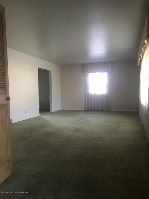 721 Robins Rd, Lansing, MI 48917 photo 6