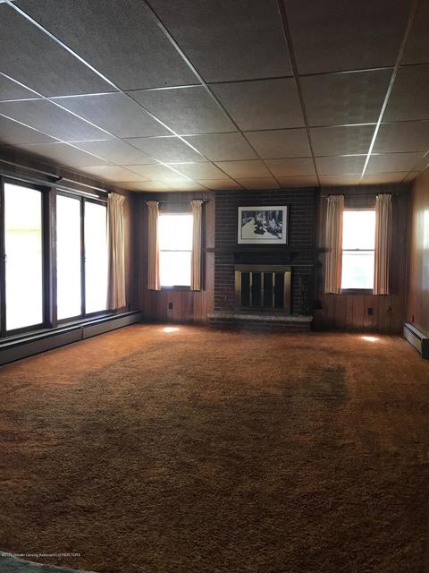 721 Robins Rd, Lansing, MI 48917 photo 12