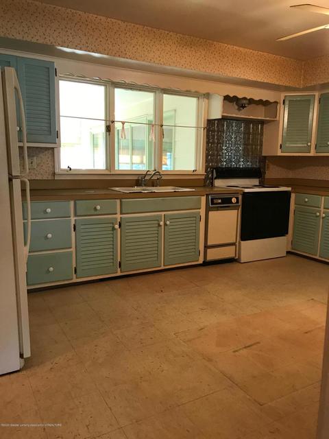 721 Robins Rd, Lansing, MI 48917 photo 10