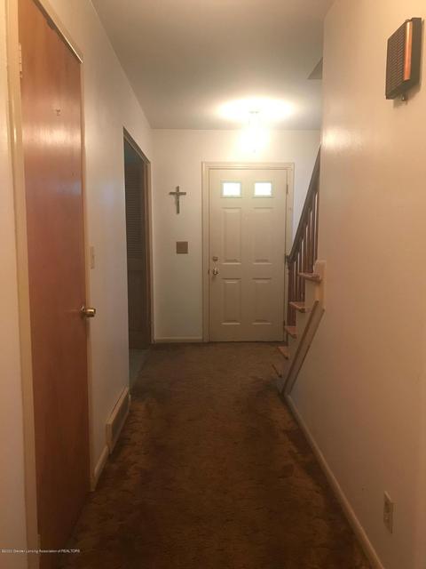721 Robins Rd, Lansing, MI 48917 photo 5