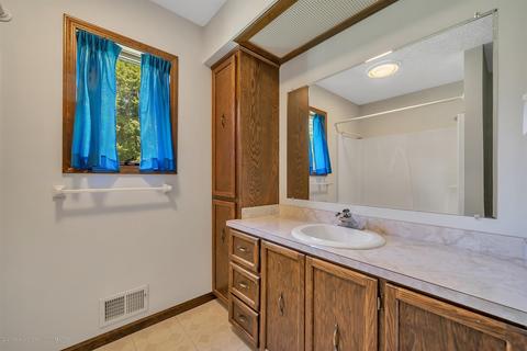 8250 Loomis Rd, Dewitt, MI 48820 photo 23