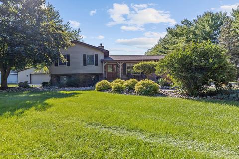 8402 S Loomis Rd, Dewitt, MI 48820 photo 1