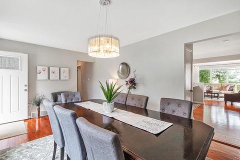4525 Devonshire Ave, Lansing, MI 48910 photo 9