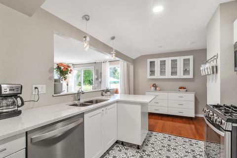 4525 Devonshire Ave, Lansing, MI 48910 photo 11