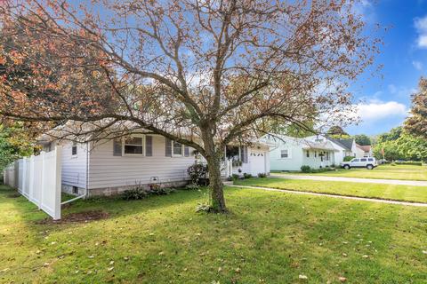 4525 Devonshire Ave, Lansing, MI 48910 photo 3