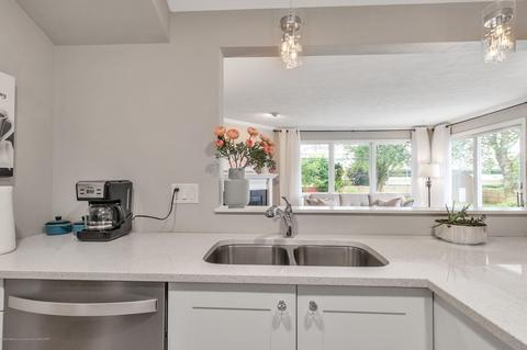 4525 Devonshire Ave, Lansing, MI 48910 photo 14