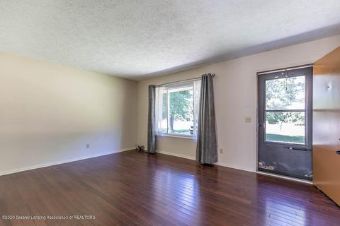 2836 Forest Rd, Lansing, MI 48910 photo 7