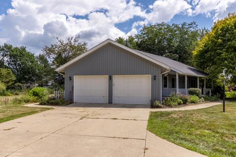 2383 Hiddenview Ln, Williamston, MI 48895 photo 2