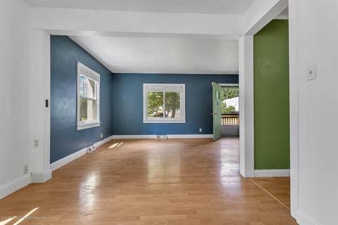 100 E Cavanaugh Rd, Lansing, MI 48910 photo 4