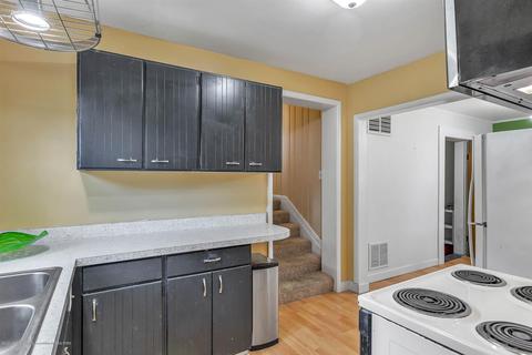 100 E Cavanaugh Rd, Lansing, MI 48910 photo 14