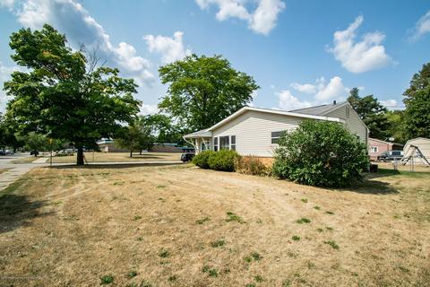 901 Kendon Dr, Lansing, MI 48910 photo 5