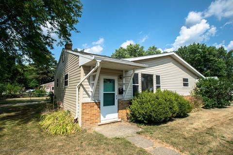901 Kendon Dr, Lansing, MI 48910 photo 2