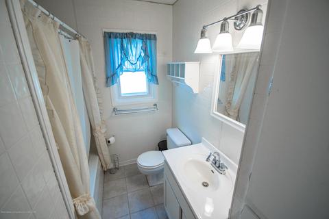 901 Kendon Dr, Lansing, MI 48910 photo 13