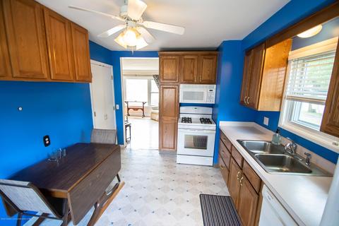901 Kendon Dr, Lansing, MI 48910 photo 8